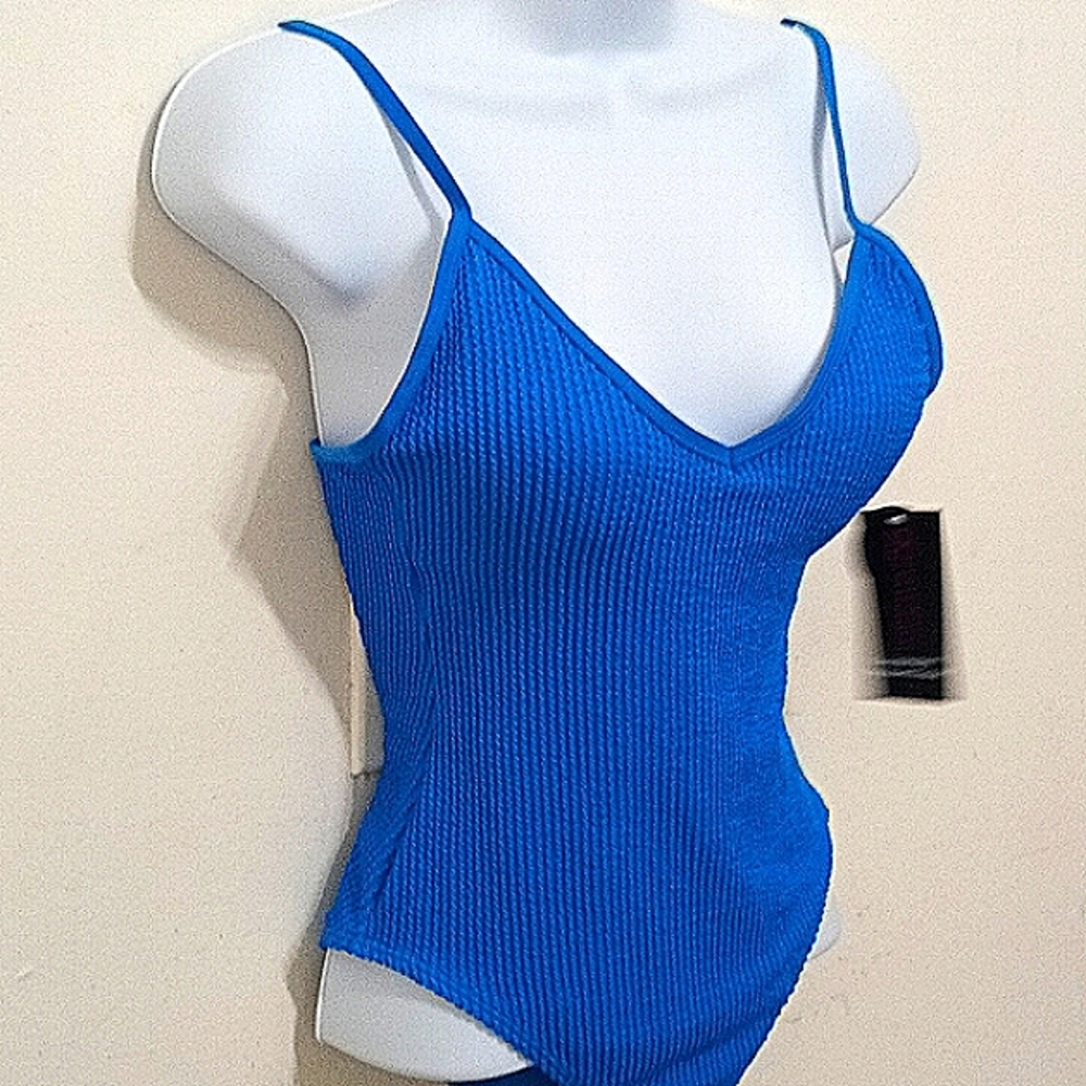 🎁NWT Swimsuit One Piece Push-Up Pads, Stretchable, Crinkle Design, Adjustable